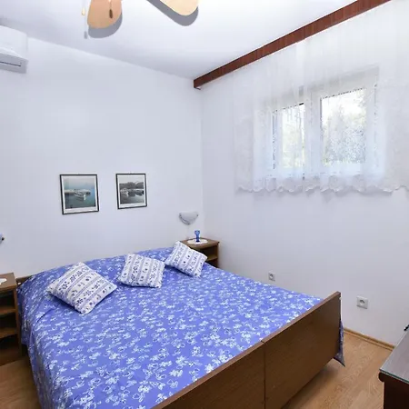Apartment 2m *