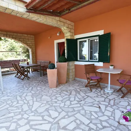 Apartment 2m *