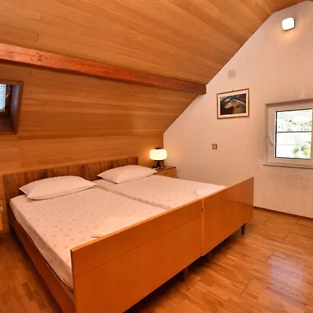 Apartment 2m *