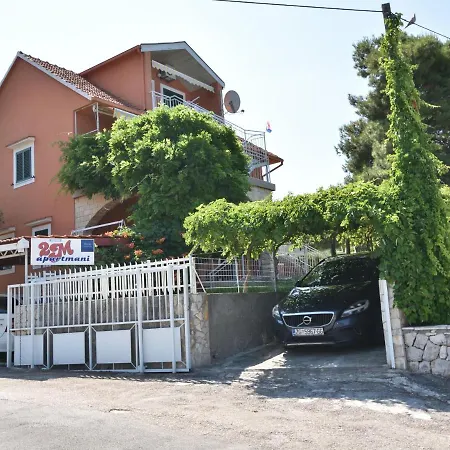Apartment 2m *